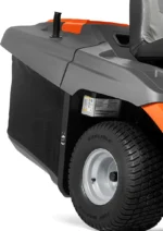 Husqvarna Rasentraktor TC 238TX Winterpaket mit Schneeschild, Gummileiste, Gewicht und Schneeketten – Modell 2023 – Bild 2