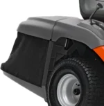 Husqvarna Rasentraktor TC 138L Winterpaket mit Schneeschild, Gummileiste, Gewicht und Schneeketten – Modell 2023 – Bild 3