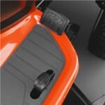 HUSQVARNA TC 242 T mit Schneeschild 120Plus & Gartentraktoren Anhänger 275 – Bild 14